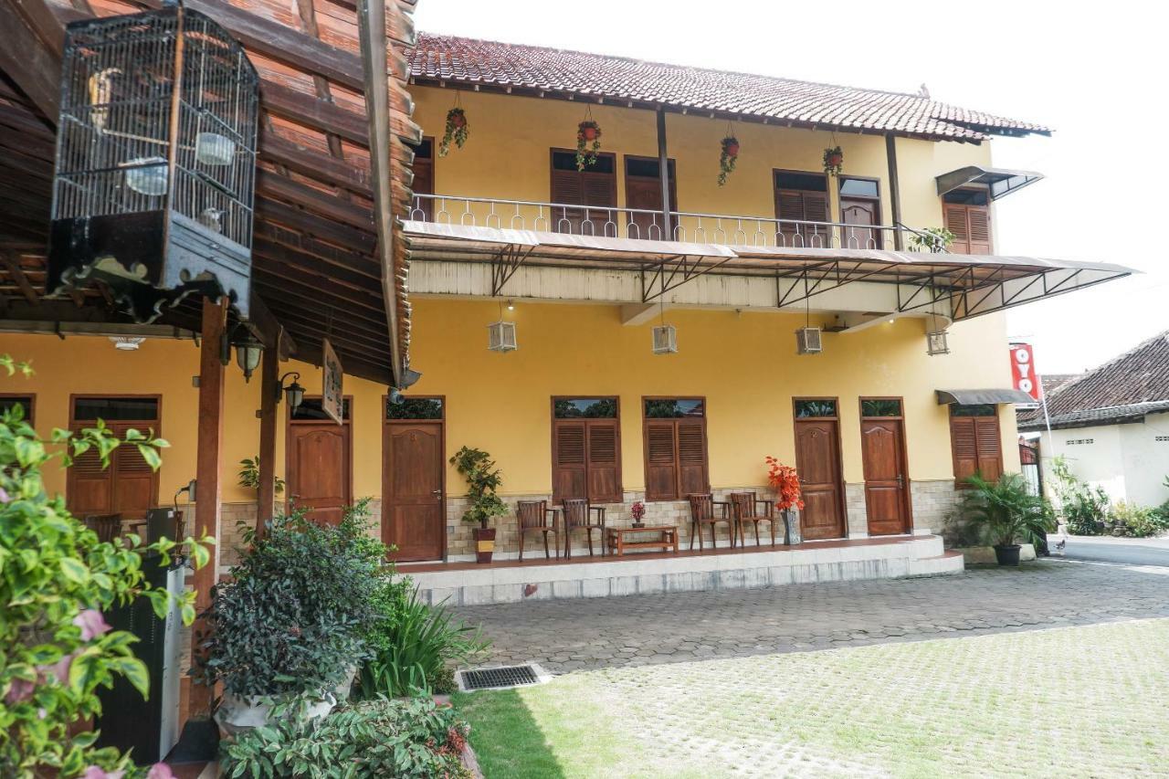 Oyo 405 Wisma Yosoputro Tanjungtirto Buitenkant foto