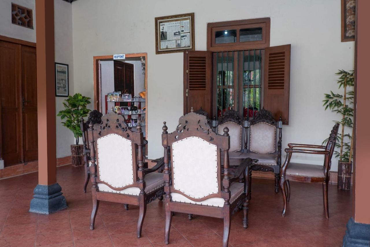 Oyo 405 Wisma Yosoputro Tanjungtirto Buitenkant foto