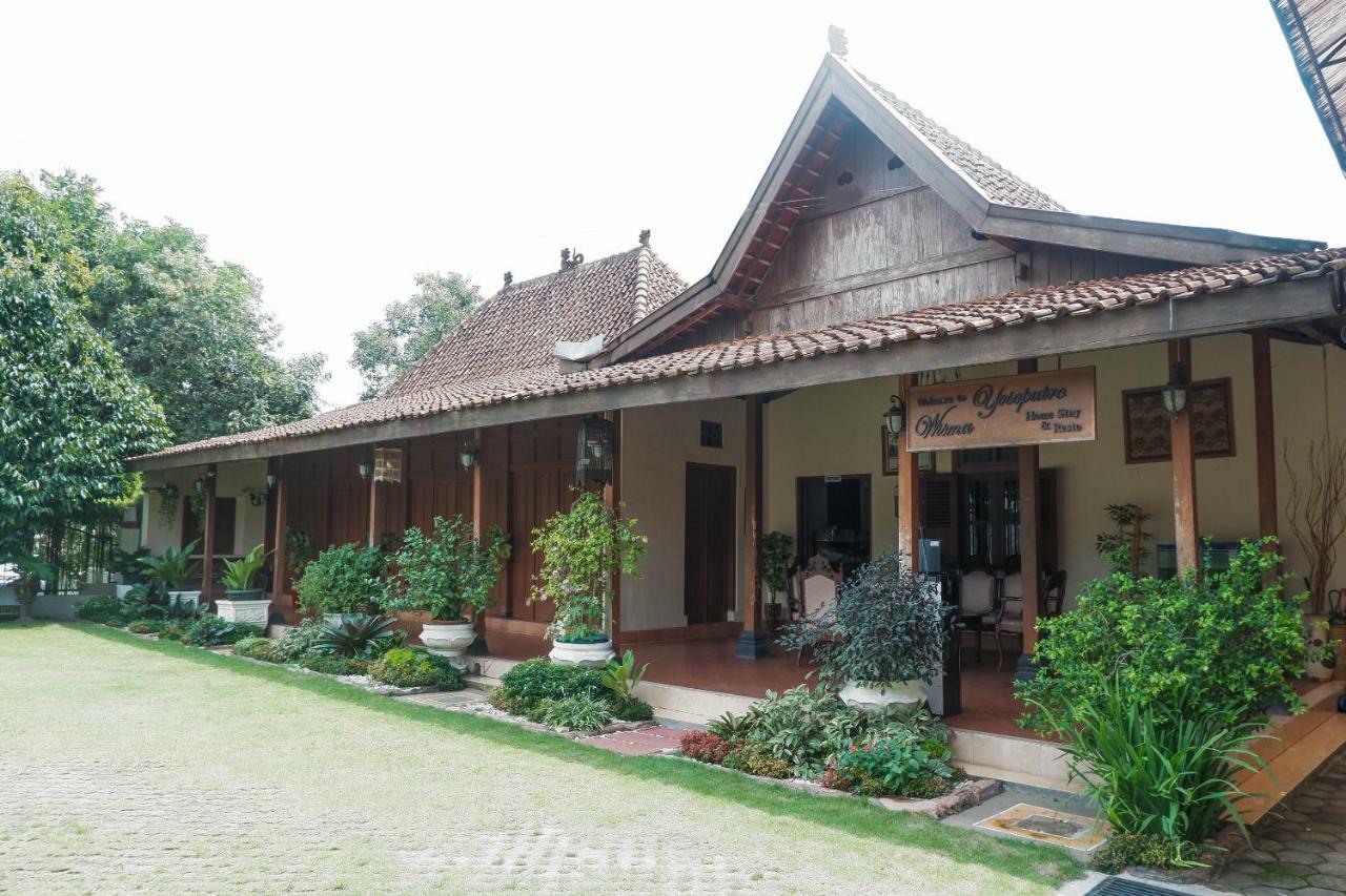 Oyo 405 Wisma Yosoputro Tanjungtirto Buitenkant foto