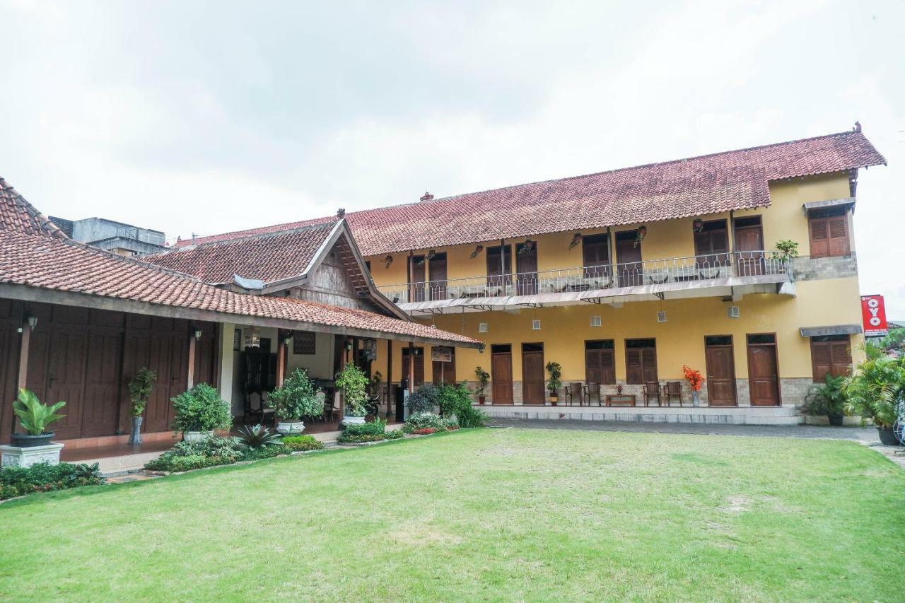 Oyo 405 Wisma Yosoputro Tanjungtirto Buitenkant foto