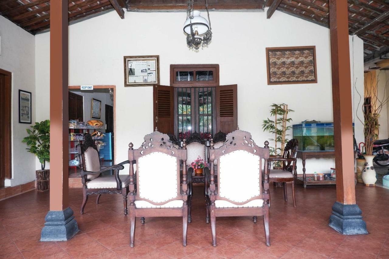 Oyo 405 Wisma Yosoputro Tanjungtirto Buitenkant foto