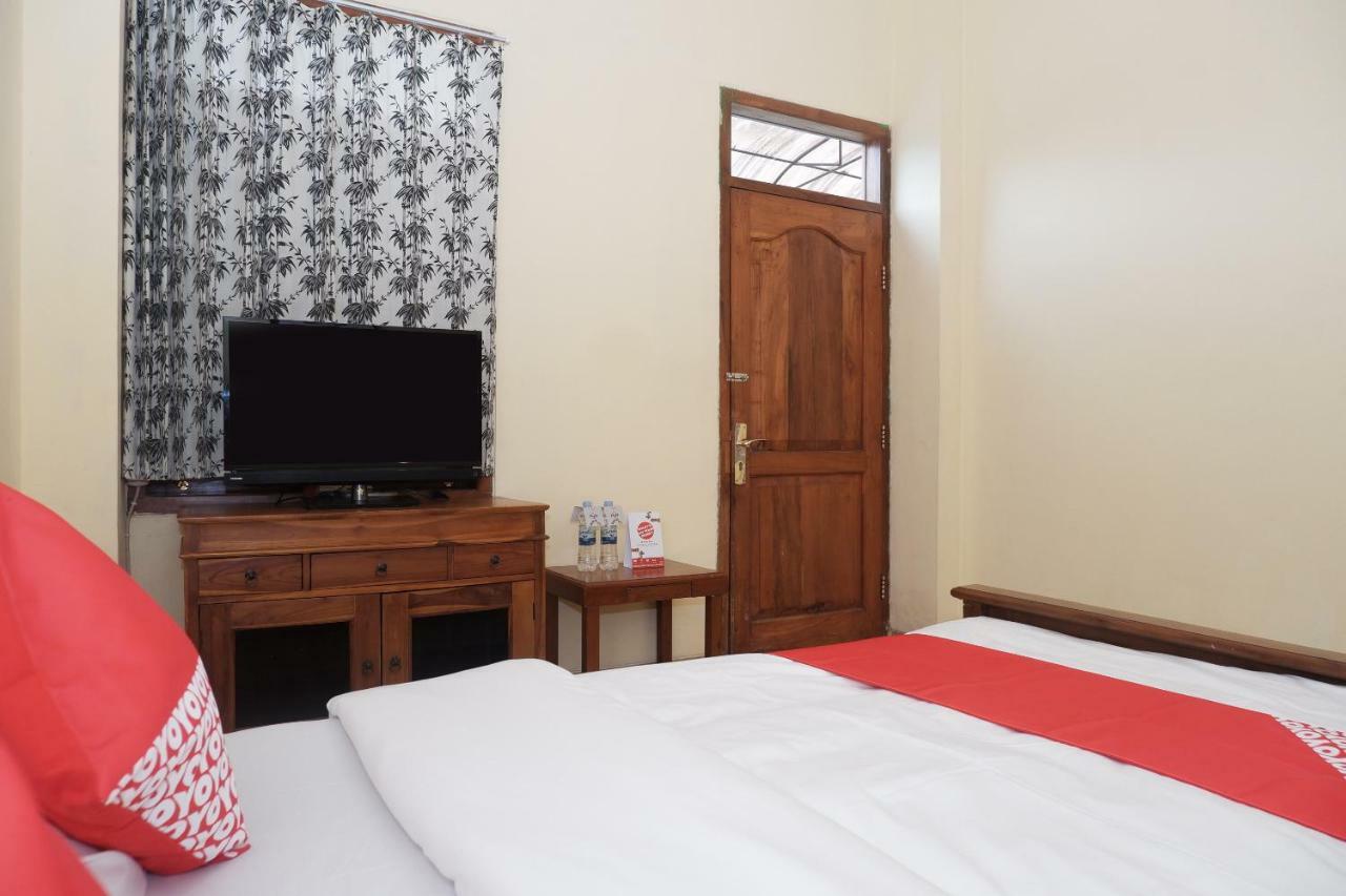 Oyo 405 Wisma Yosoputro Tanjungtirto Buitenkant foto