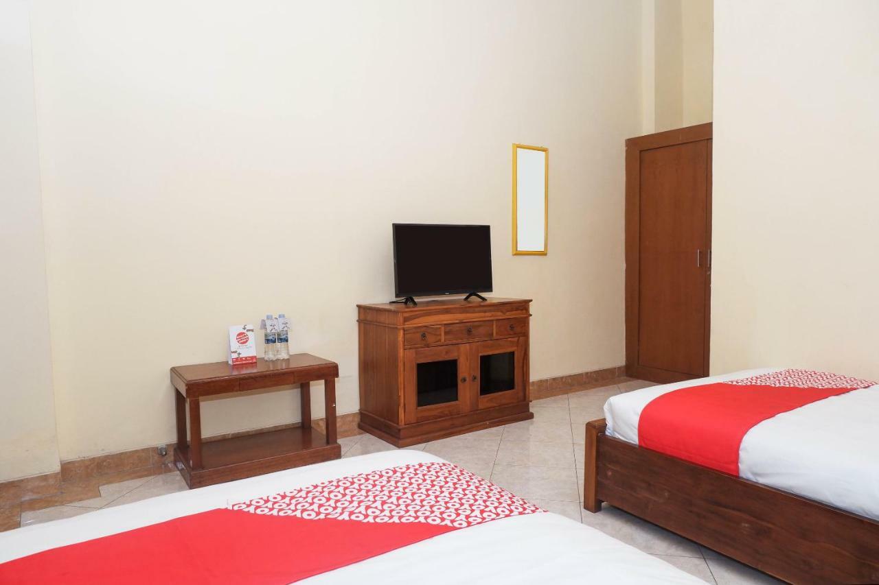 Oyo 405 Wisma Yosoputro Tanjungtirto Buitenkant foto