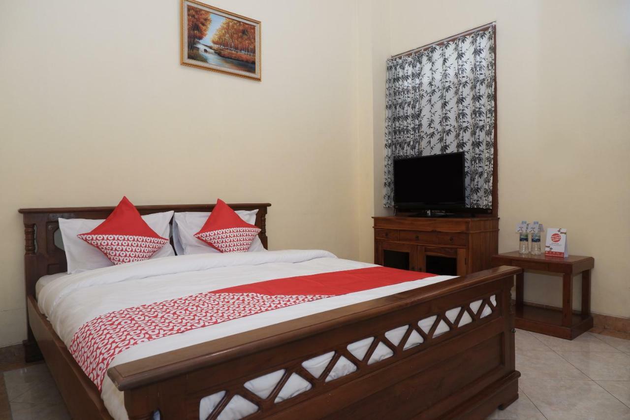 Oyo 405 Wisma Yosoputro Tanjungtirto Buitenkant foto